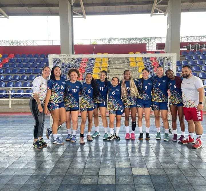 Primer Cuadrangular Universitario de Balonmano en la Escuela Nacional del Deporte