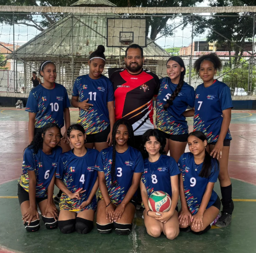 LAS MENORES FEMENINAS DE TITANES HACEN HISTORIA EN EL VOLEIBOL