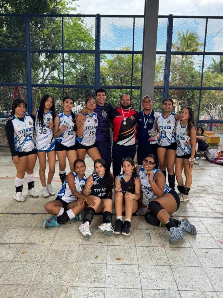 TITANES MENORES FEMENINO CONQUISTA EL TERCER LUGAR EN EL TORNEO DINASTÍA